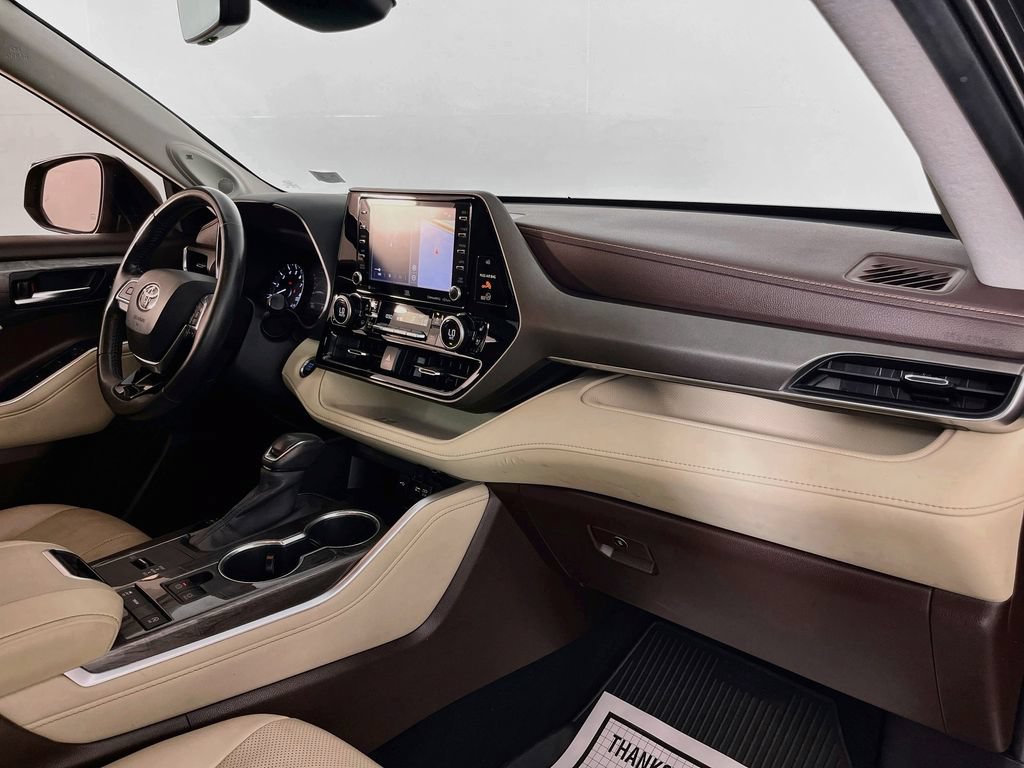 Used 2020 Toyota Highlander Limited FWD image 37