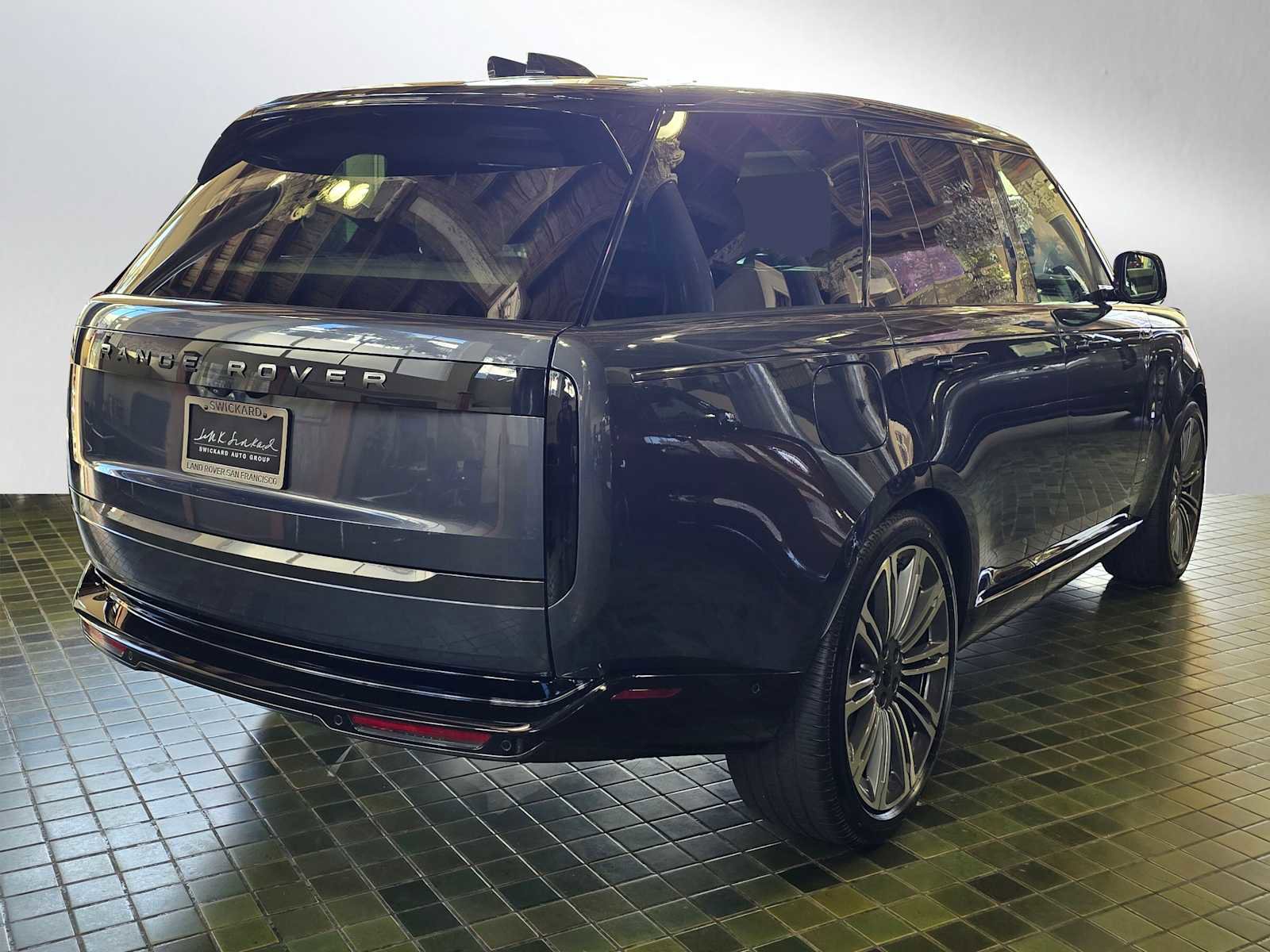 New 2026 Land Rover Range Rover SE image 3