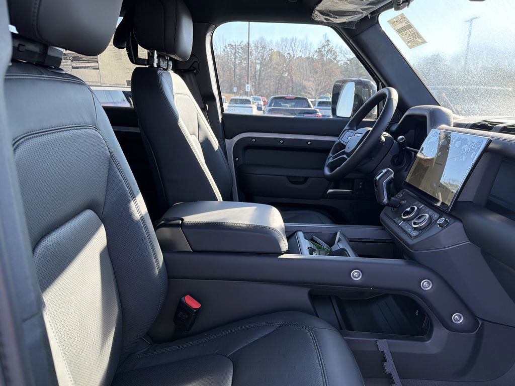 New 2026 Land Rover Defender 110 X-Dynamic SE image 17