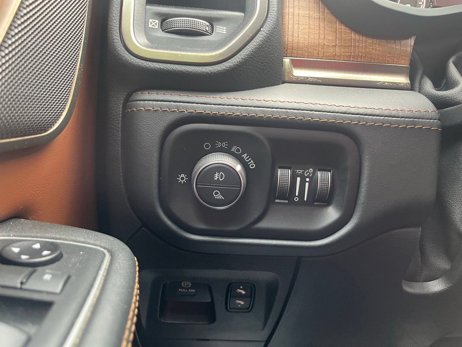 Used 2019 RAM 1500 Limited AWD/4WD image 23