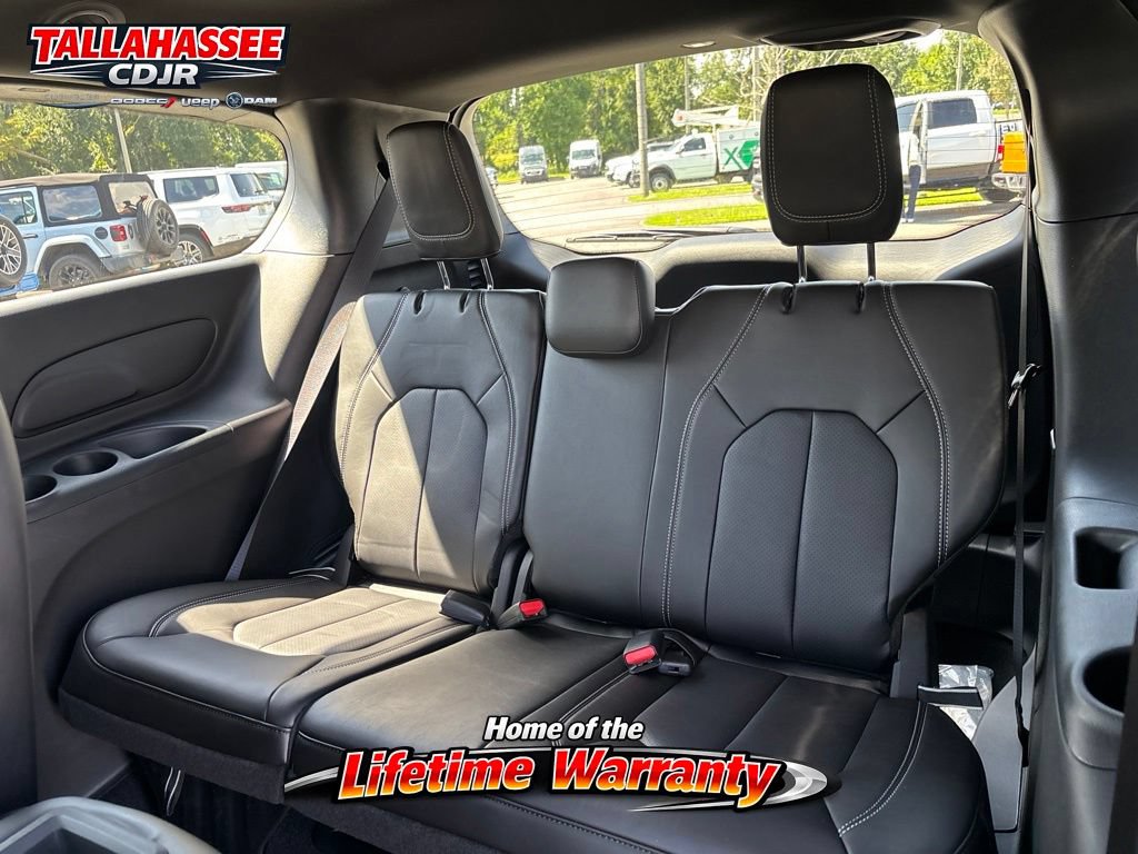 New 2027 Chrysler Pacifica Select FWD image 31
