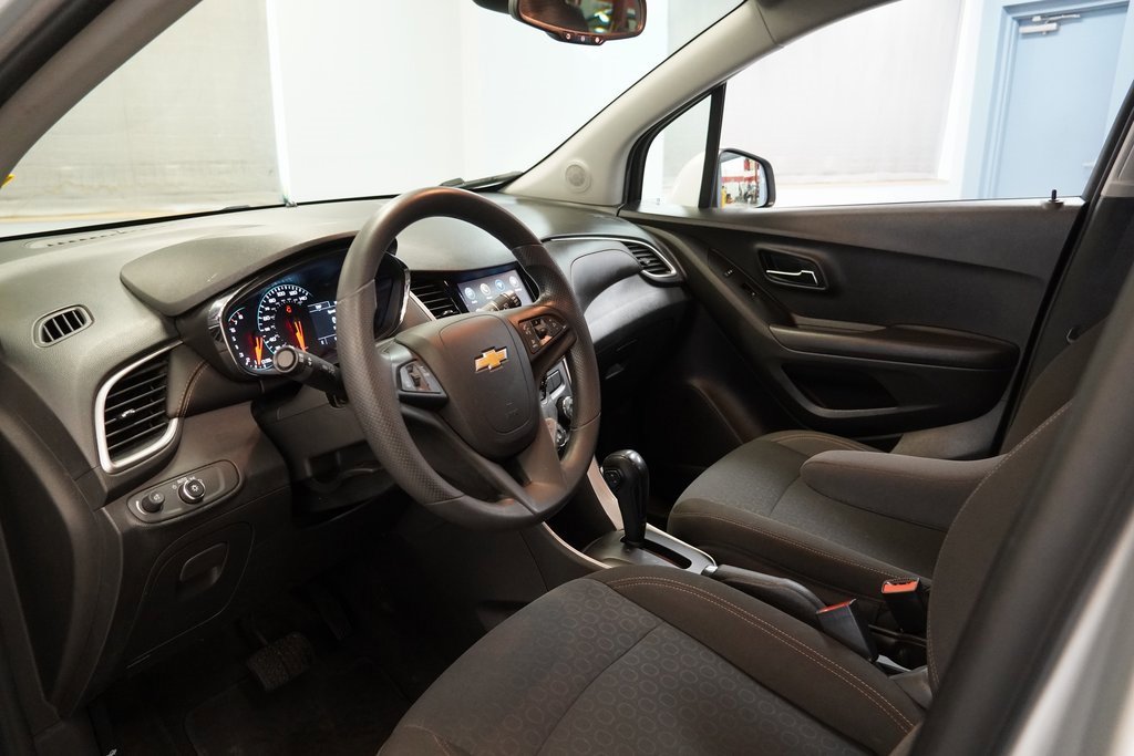Used 2021 Chevrolet Trax LS w/ Tint and Cruise Package image 3