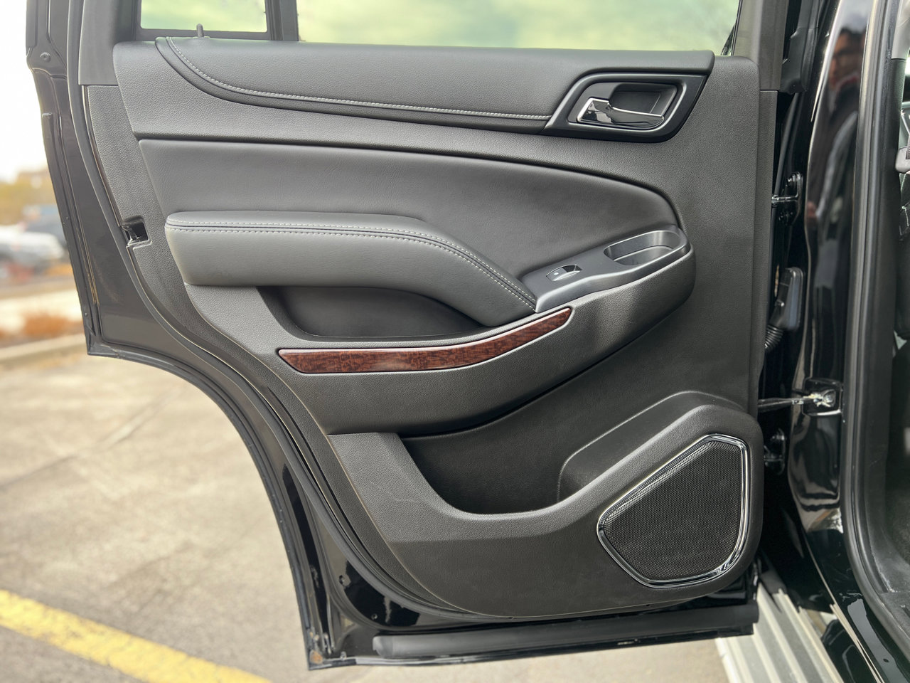 Used 2017 GMC Yukon SLE w/ SLE Value Package image 37