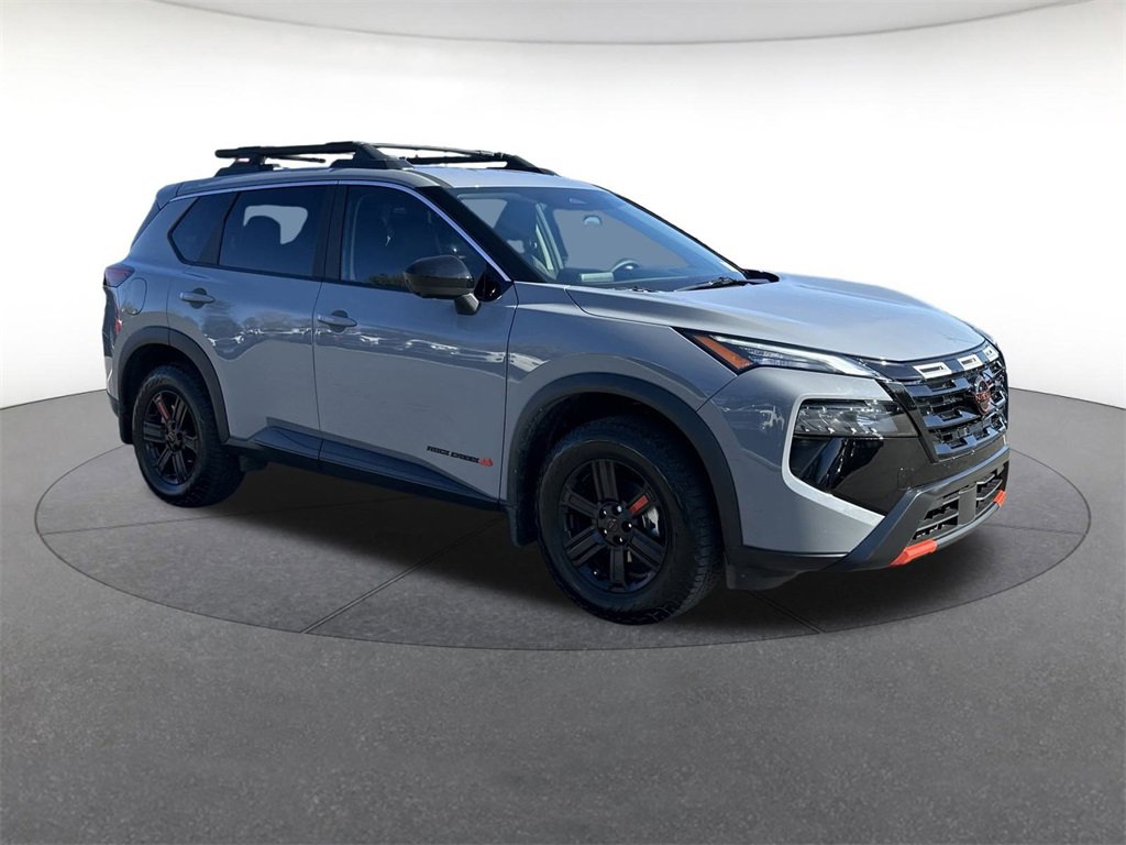 Used 2025 Nissan Rogue SV image 7