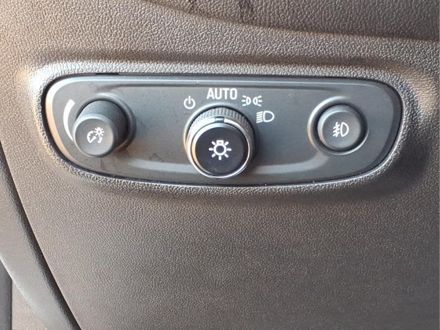 Used 2020 Chevrolet Equinox LT w/ Driver Convenience Package FWD image 17