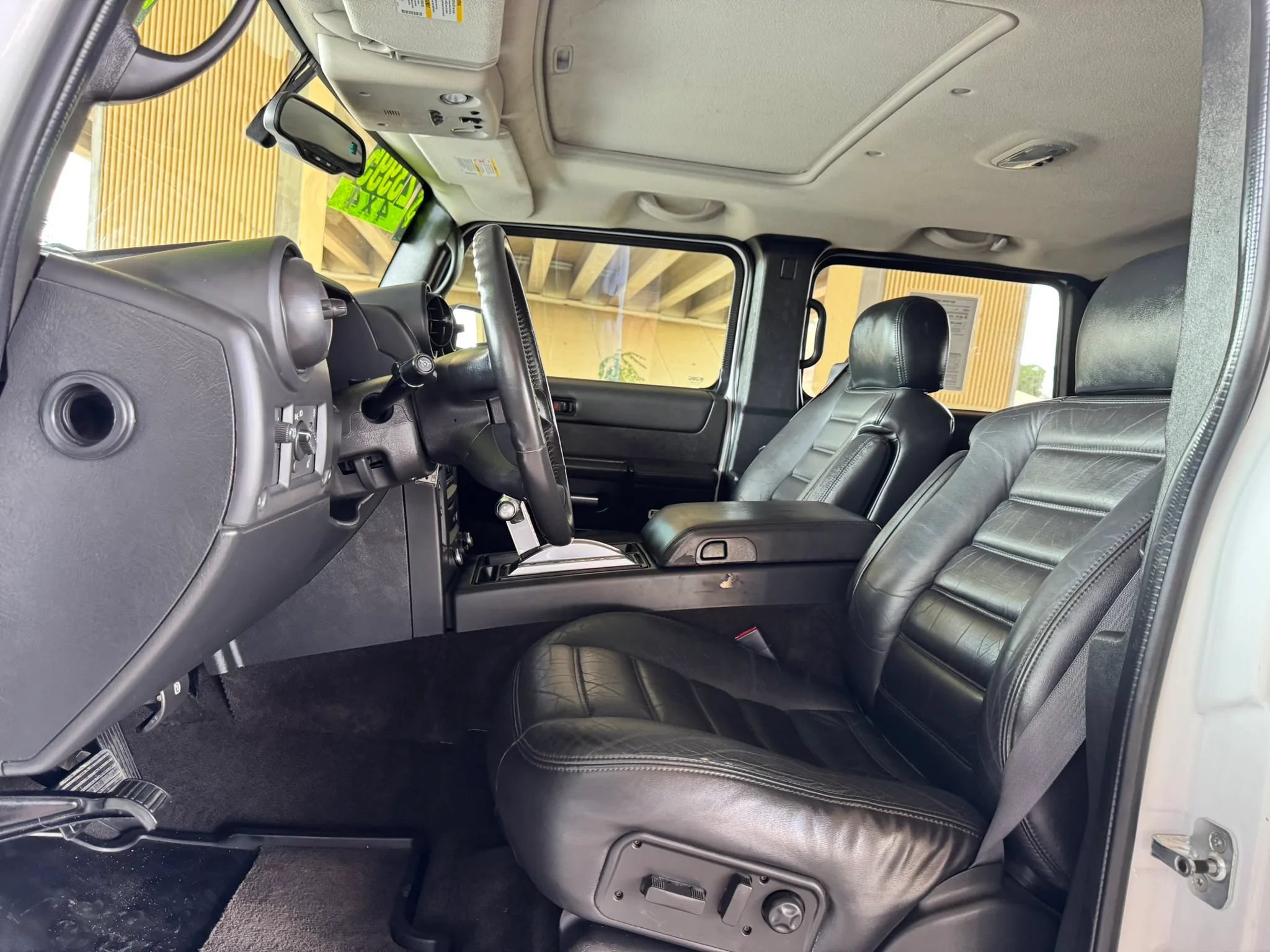 Used 2005 HUMMER H2 w/ Preferred Equipment Group AWD/4WD image 12