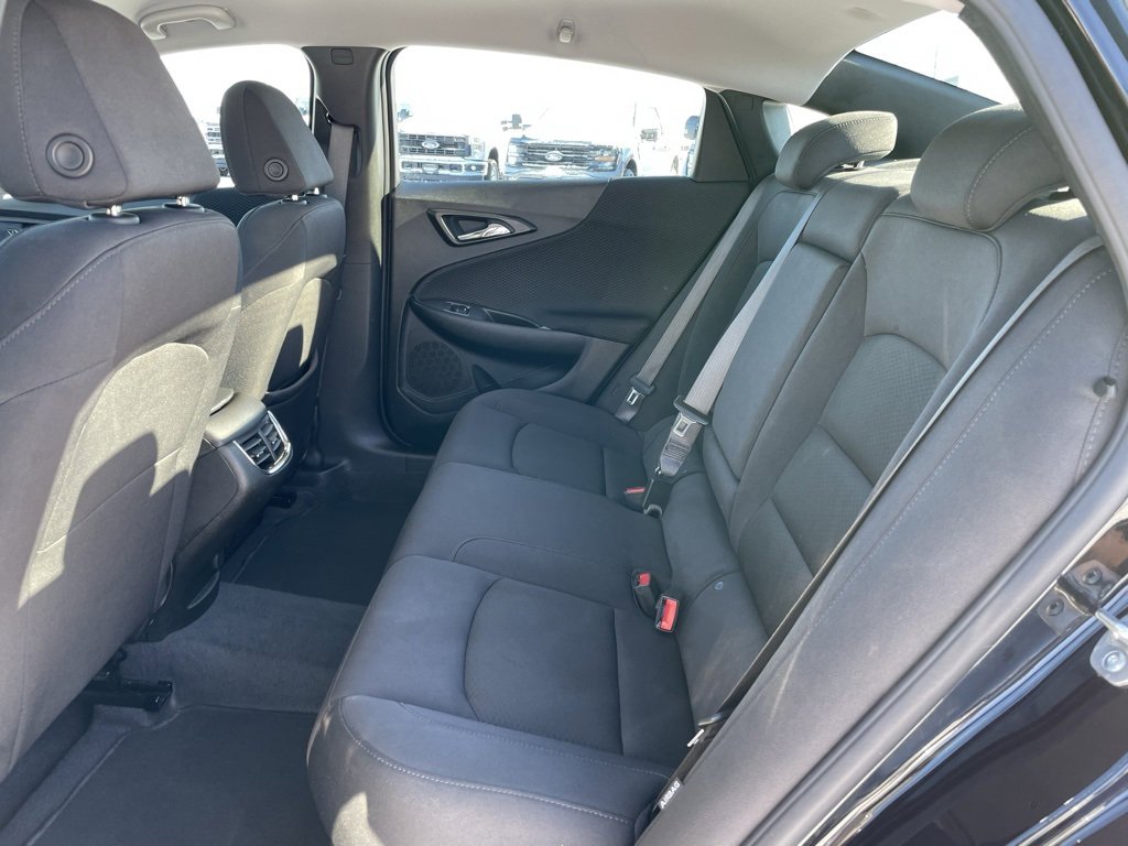 Used 2025 Chevrolet Malibu LT image 8