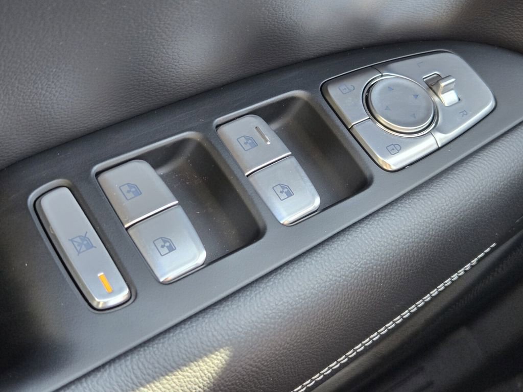 Used 2026 Genesis G70 2.5T RWD image 27