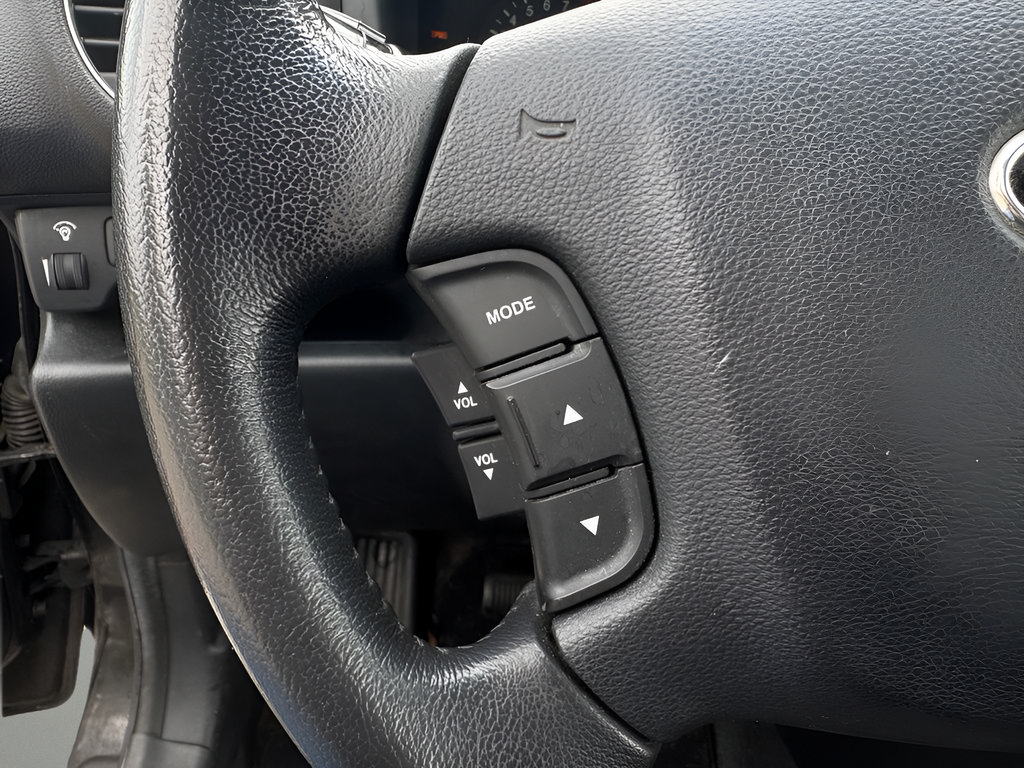 Used 2008 Kia Rondo EX FWD image 23
