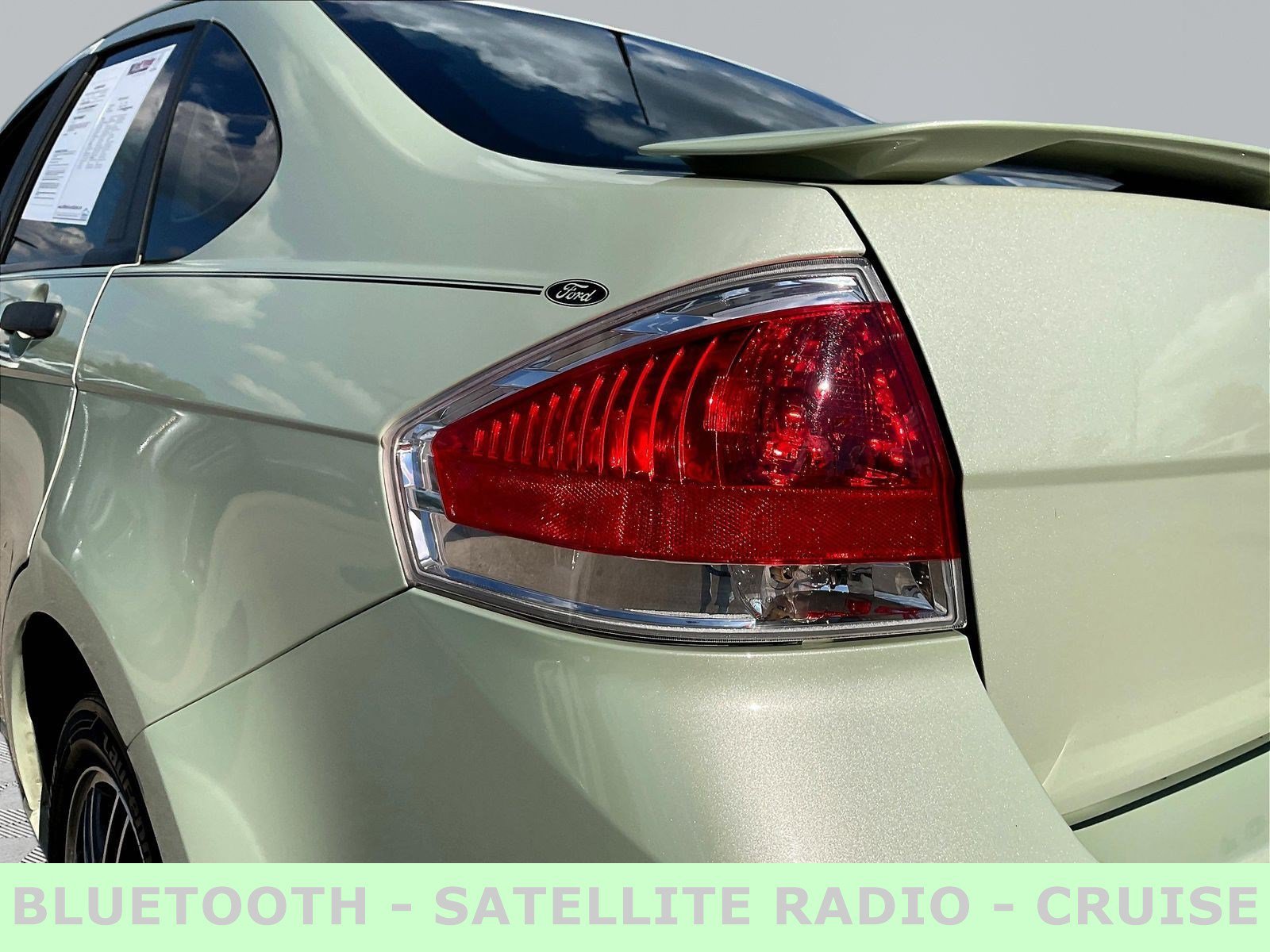 Used 2010 Ford Focus SE FWD image 23