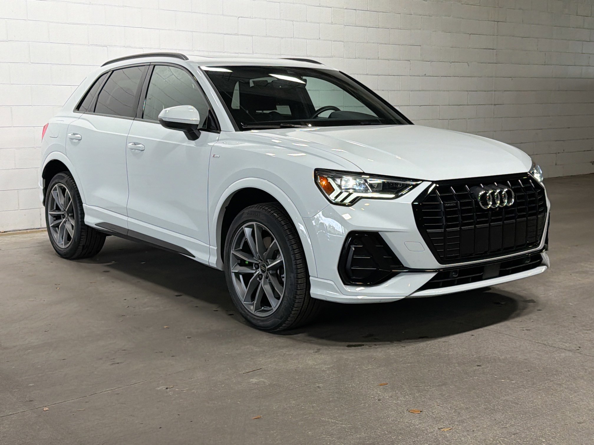 Used 2024 Audi Q3 2.0T Premium Plus image 6