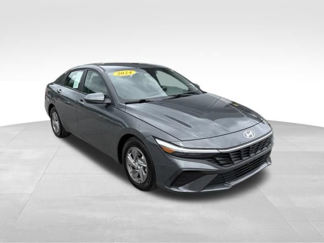 Used 2024 Hyundai Elantra SE FWD image 8