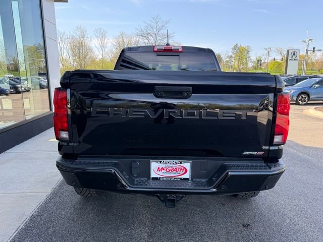 Used 2024 Chevrolet Colorado ZR2 w/ ZR2 Convenience Package III AWD/4WD image 2