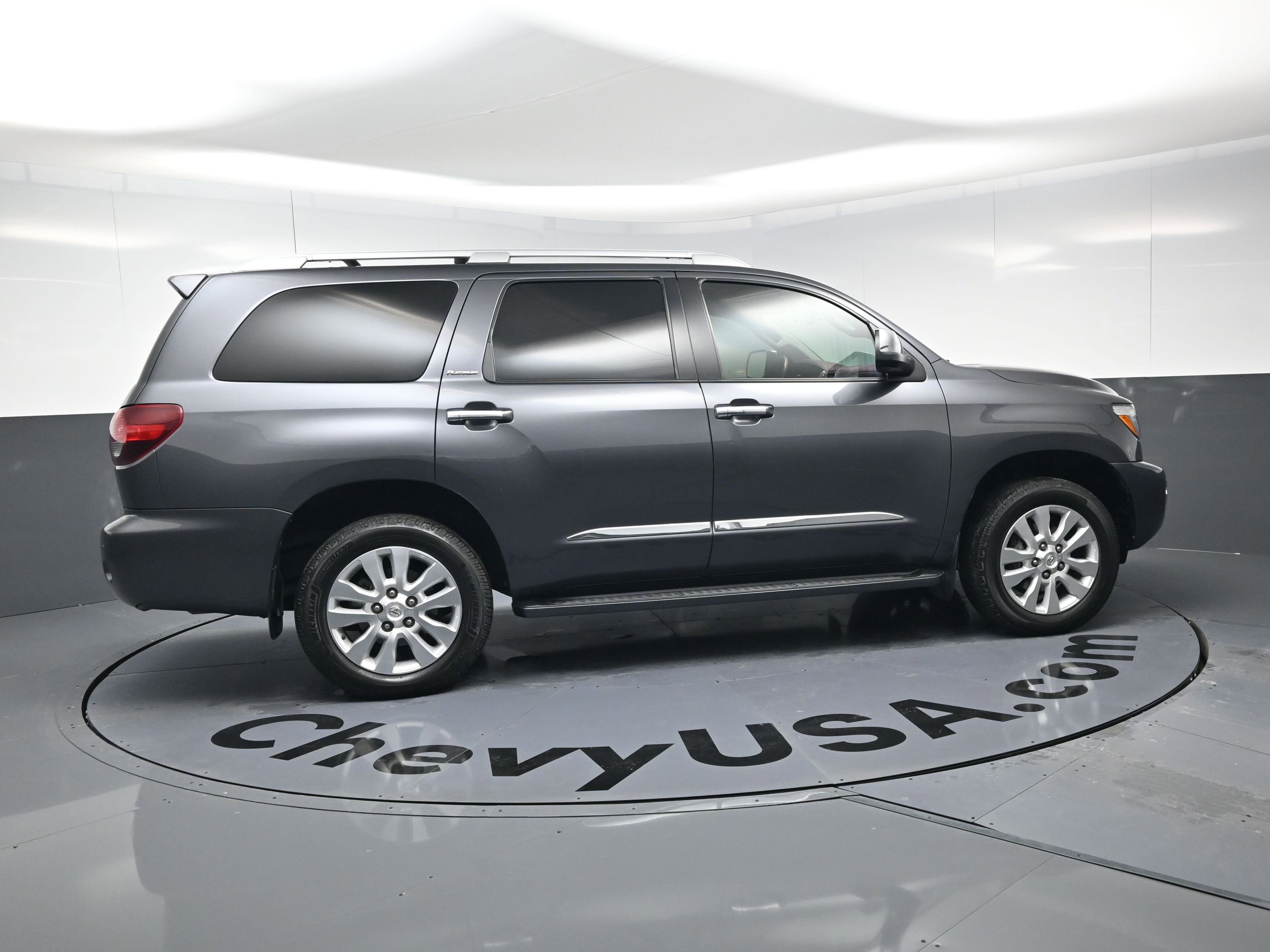 Used 2020 Toyota Sequoia Platinum image 10