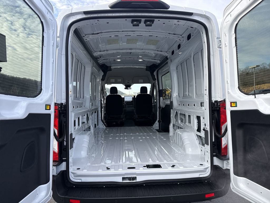 New 2026 Ford Transit 250 148 Medium Roof RWD image 33