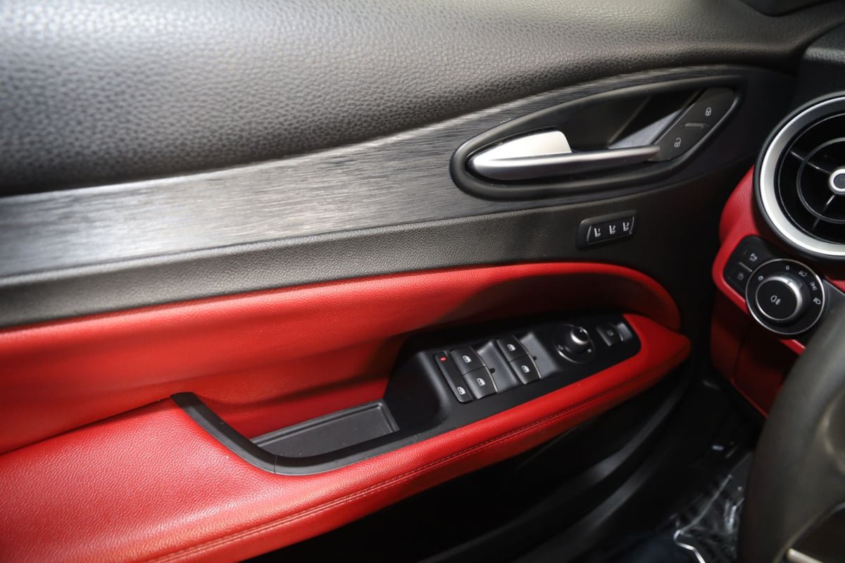 Used 2019 Alfa Romeo Stelvio w/ Nero Edizione RWD image 28