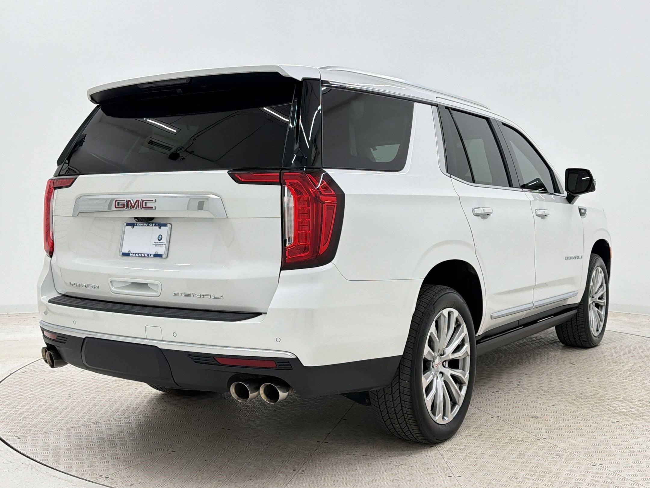 Used 2022 GMC Yukon Denali w/ Denali Premium Package AWD/4WD image 9