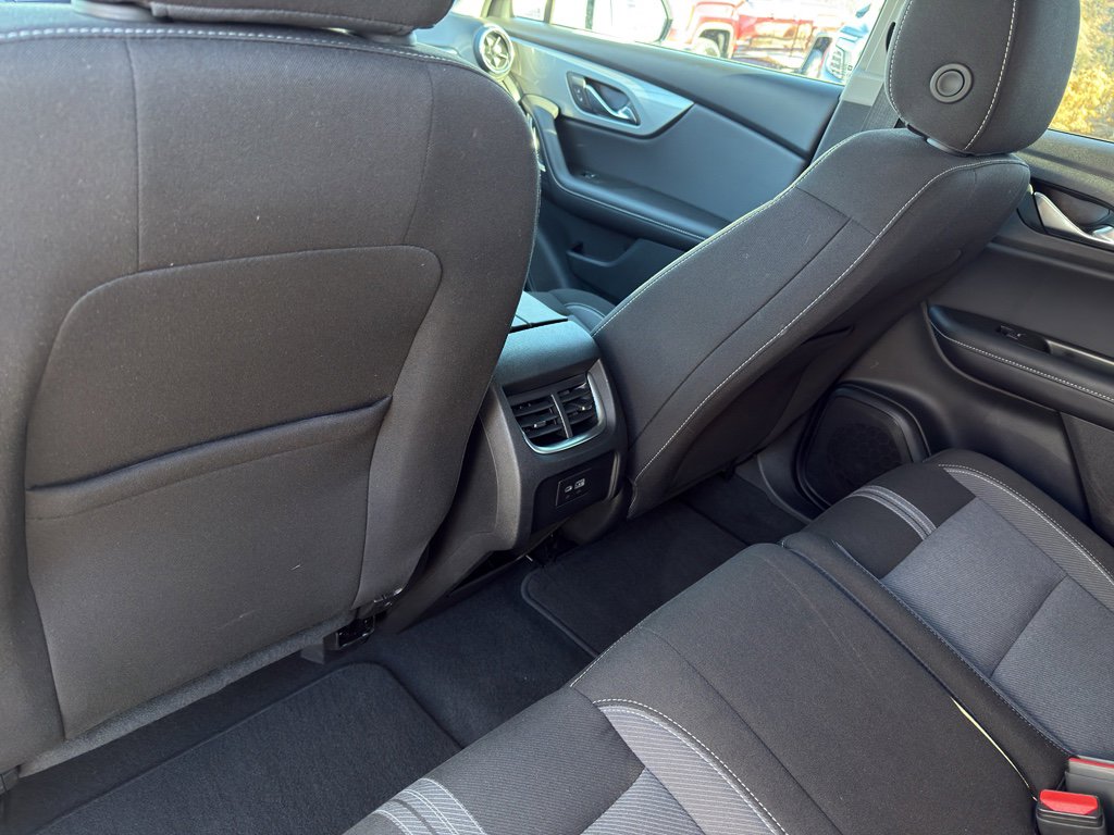 Used 2025 Chevrolet Blazer LT image 10