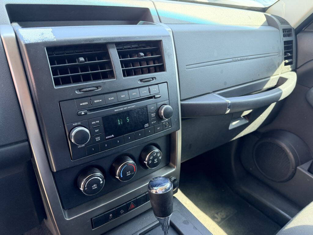 Used 2012 Jeep Liberty Sport w/ Popular Equipment Group AWD/4WD image 11