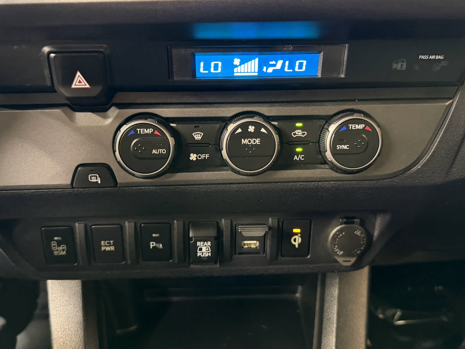 Used 2022 Toyota Tacoma TRD Off-Road w/ Technology Package RWD image 33