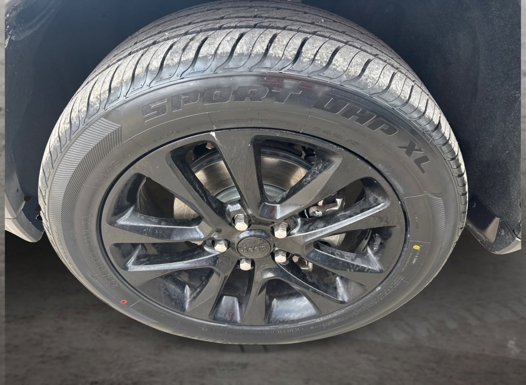 Used 2020 Jeep Grand Cherokee Altitude AWD/4WD image 18