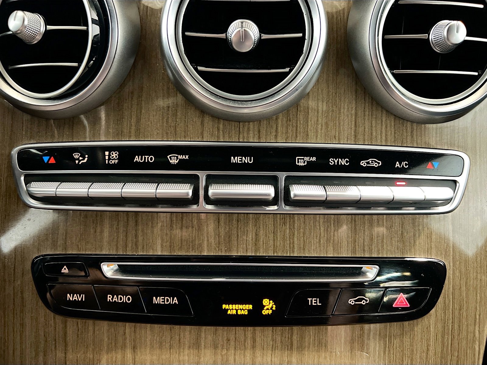 Used 2019 Mercedes-Benz GLC 300 4MATIC Coupe w/ Multimedia Package image 11