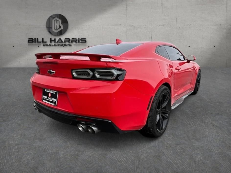 Used 2017 Chevrolet Camaro SS image 6