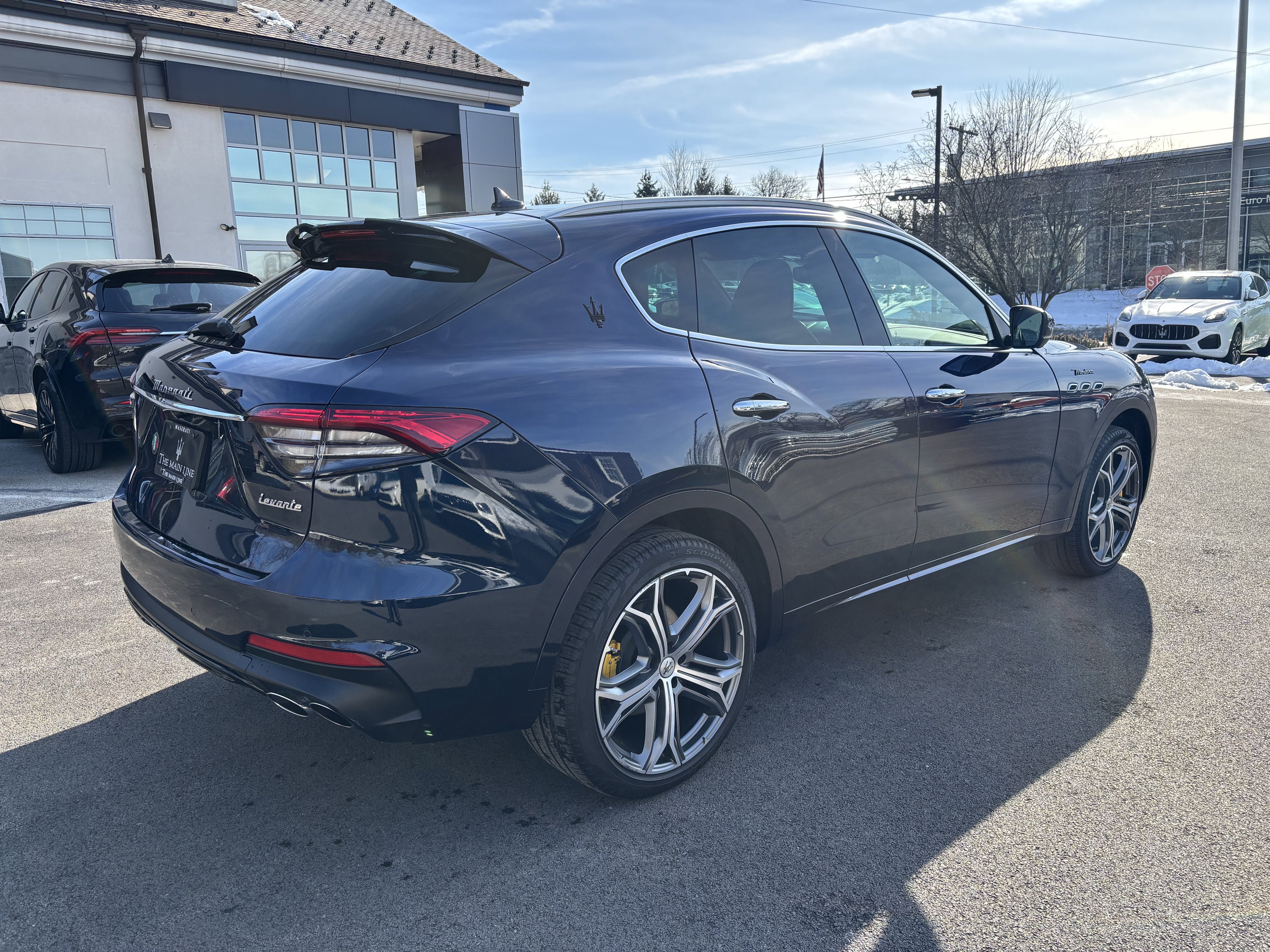 Used 2022 Maserati Levante Modena AWD/4WD image 4