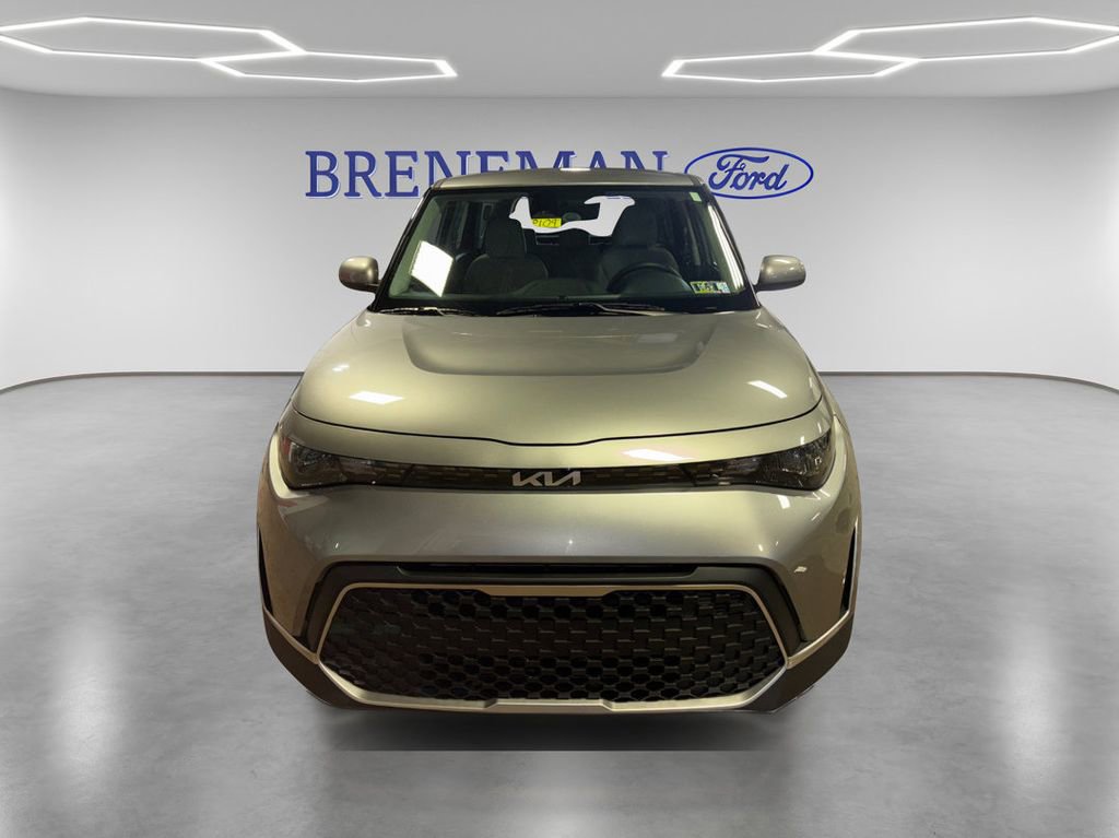 Used 2025 Kia Soul LX w/ LX Technology Package image 2
