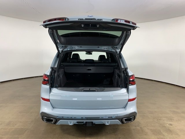 Used 2026 BMW X5 xDrive50e w/ M Sport Package image 33