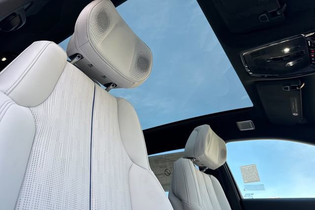 New 2026 Cadillac Lyriq Premium Sport w/ LPO, Floor Liner Package AWD/4WD image 17