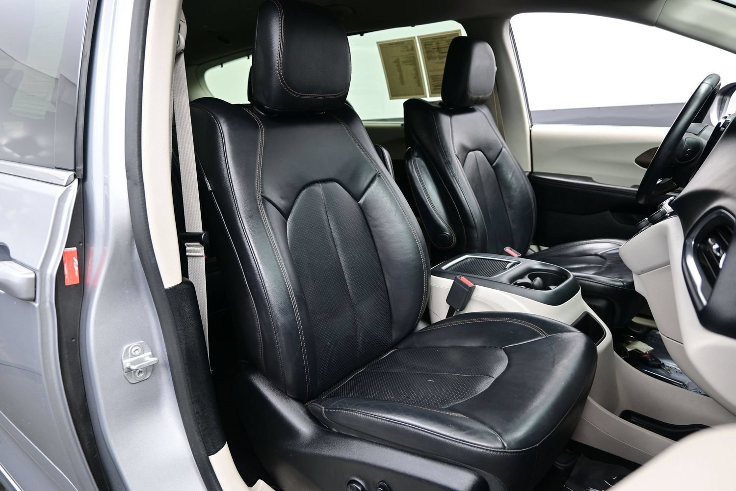 Used 2018 Chrysler Pacifica Touring-L Plus FWD image 13