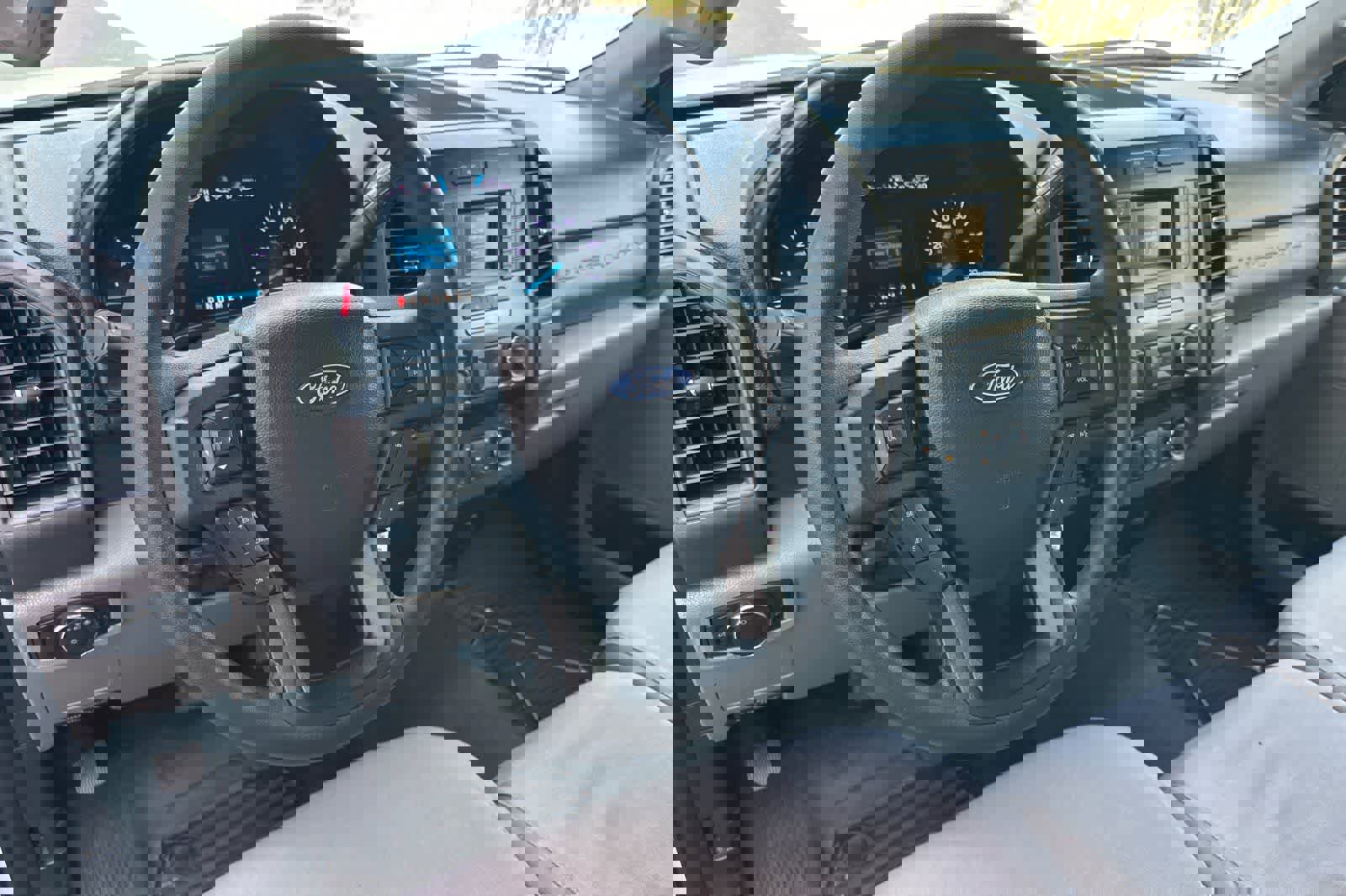 Used 2019 Ford F550 2WD Regular Cab Super Duty image 14