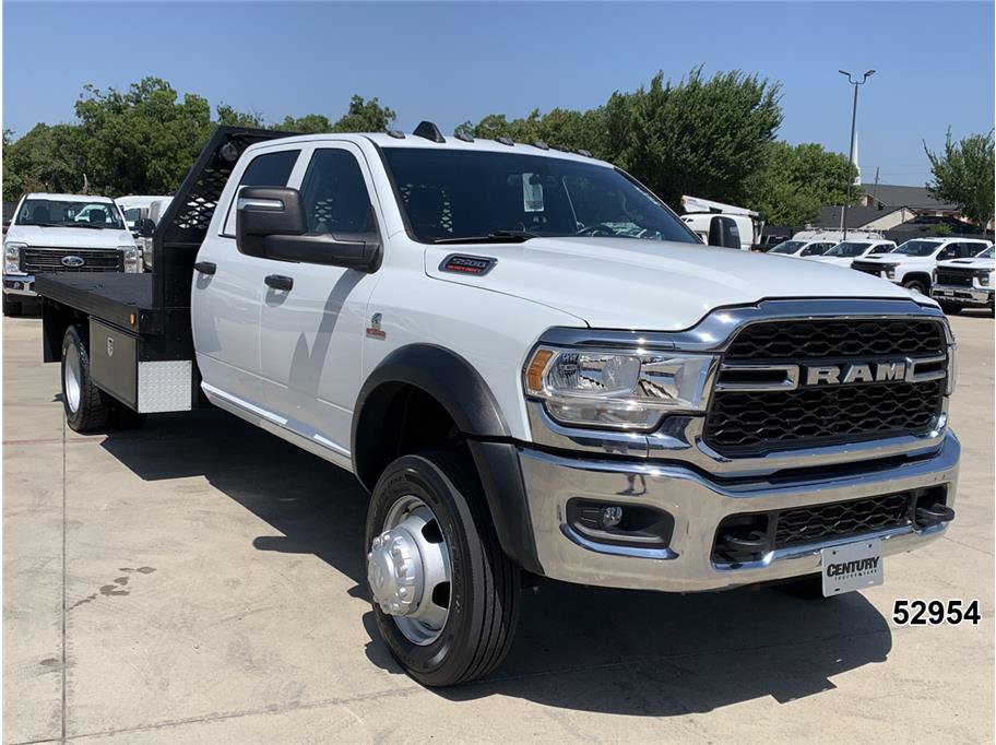 Used 2023 RAM 5500 Tradesman w/ Chrome Appearance Group AWD/4WD image 3