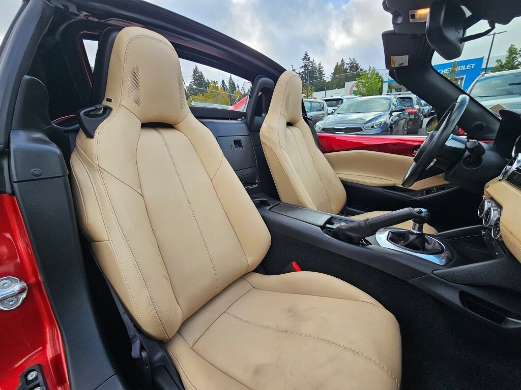 Used 2019 MAZDA MX-5 Miata RF Grand Touring w/ GT-S Package RWD image 28