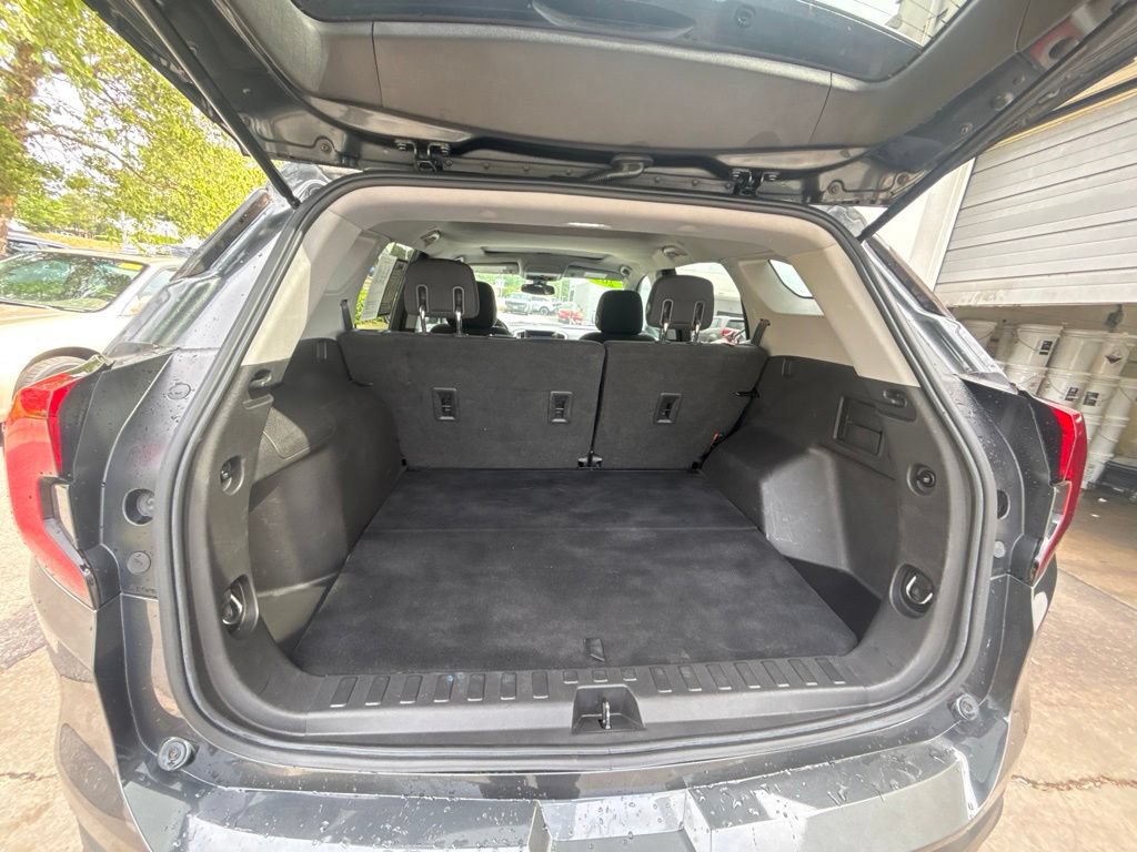 Used 2020 GMC Terrain SLE w/ Driver Convenience Package FWD image 13
