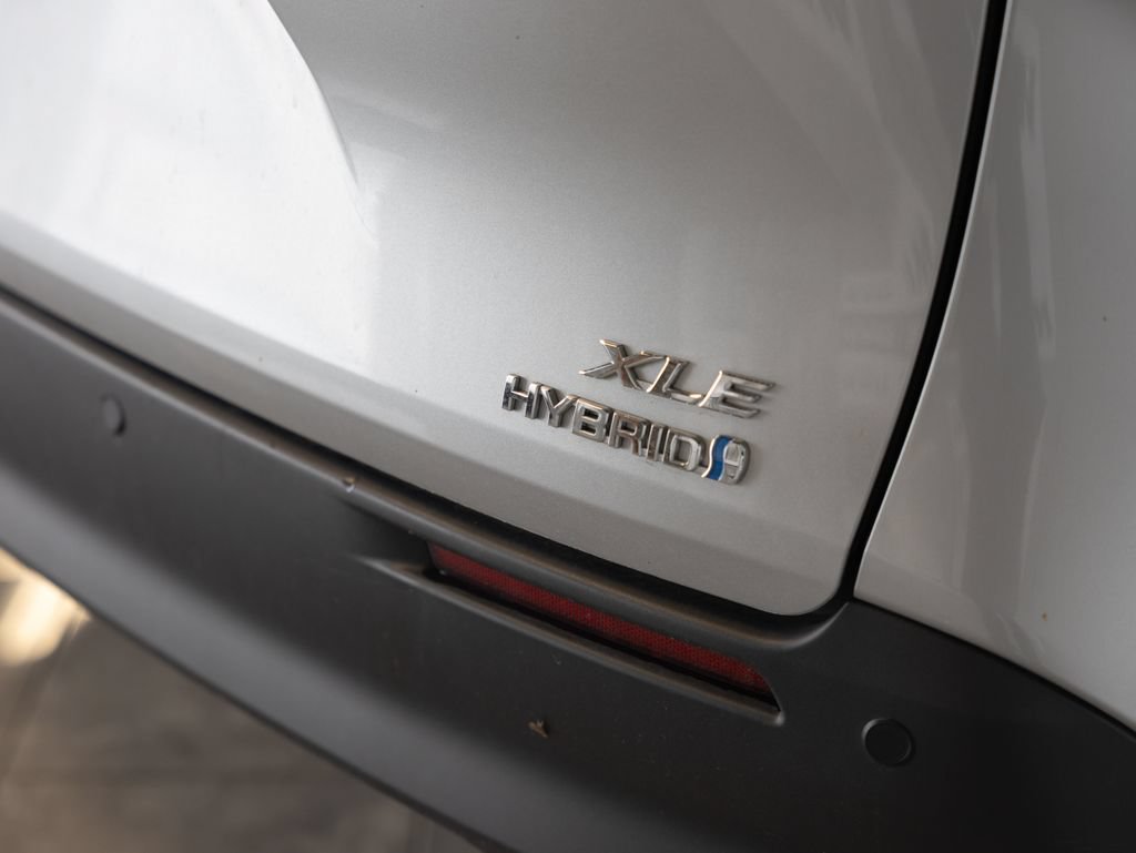 Certified 2024 Toyota Sienna XLE w/ XLE Plus Package FWD image 7