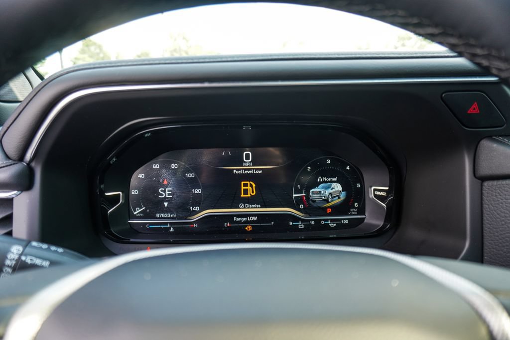 Used 2024 GMC Yukon XL Denali RWD image 25