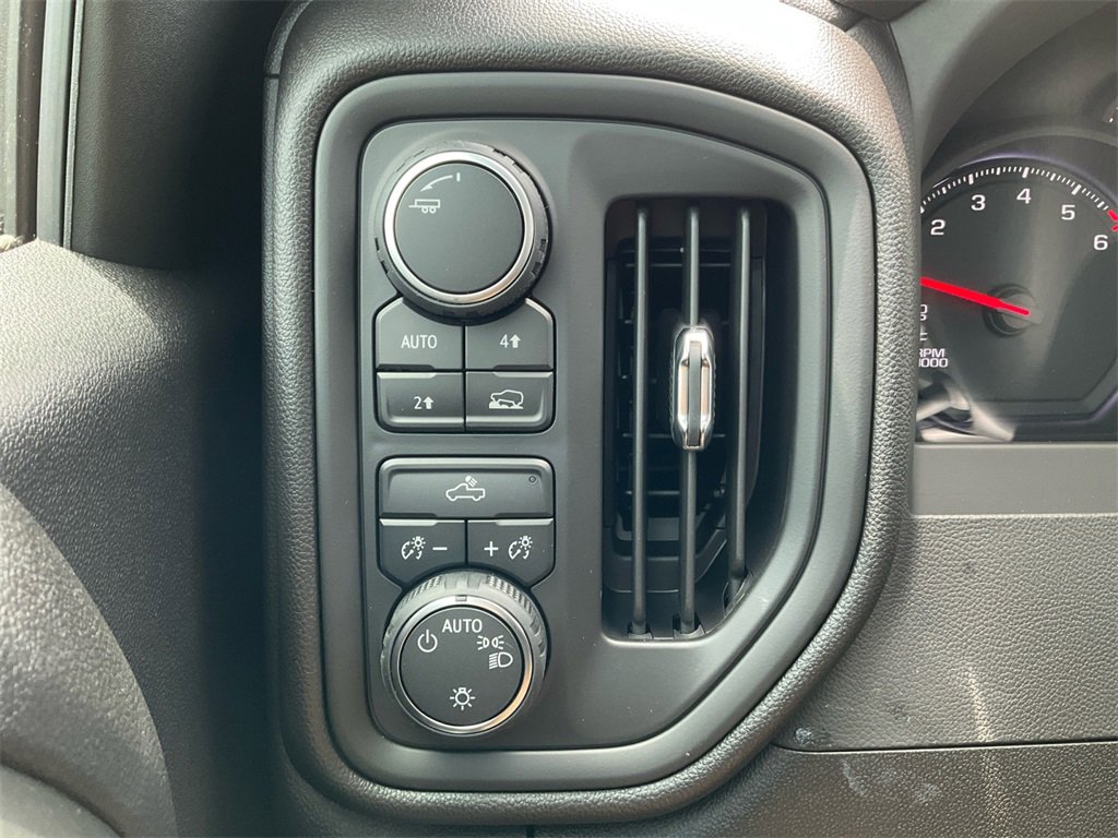 New 2025 Chevrolet Silverado 1500 Custom image 11