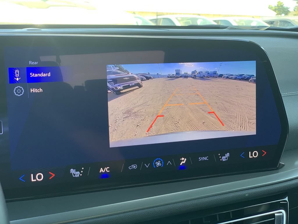 Certified 2026 Chevrolet Traverse LT FWD image 12