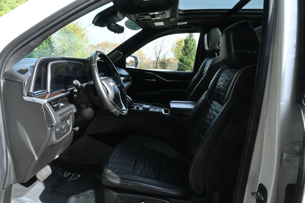 Used 2021 Cadillac Escalade Sport Platinum w/ Heavy-Duty Trailer Package image 3