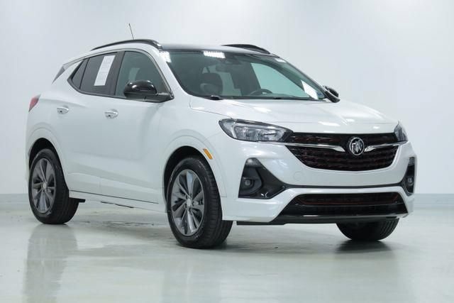 Used 2021 Buick Encore GX Select w/ Sport Touring Package FWD image 3
