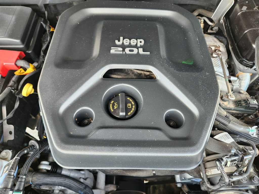 Used 2021 Jeep Wrangler Unlimited Sahara w/ Cold Weather Group AWD/4WD image 31