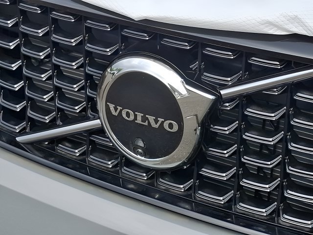 New 2026 Volvo XC40 B5 Plus w/ Protection Package Premier AWD/4WD image 10