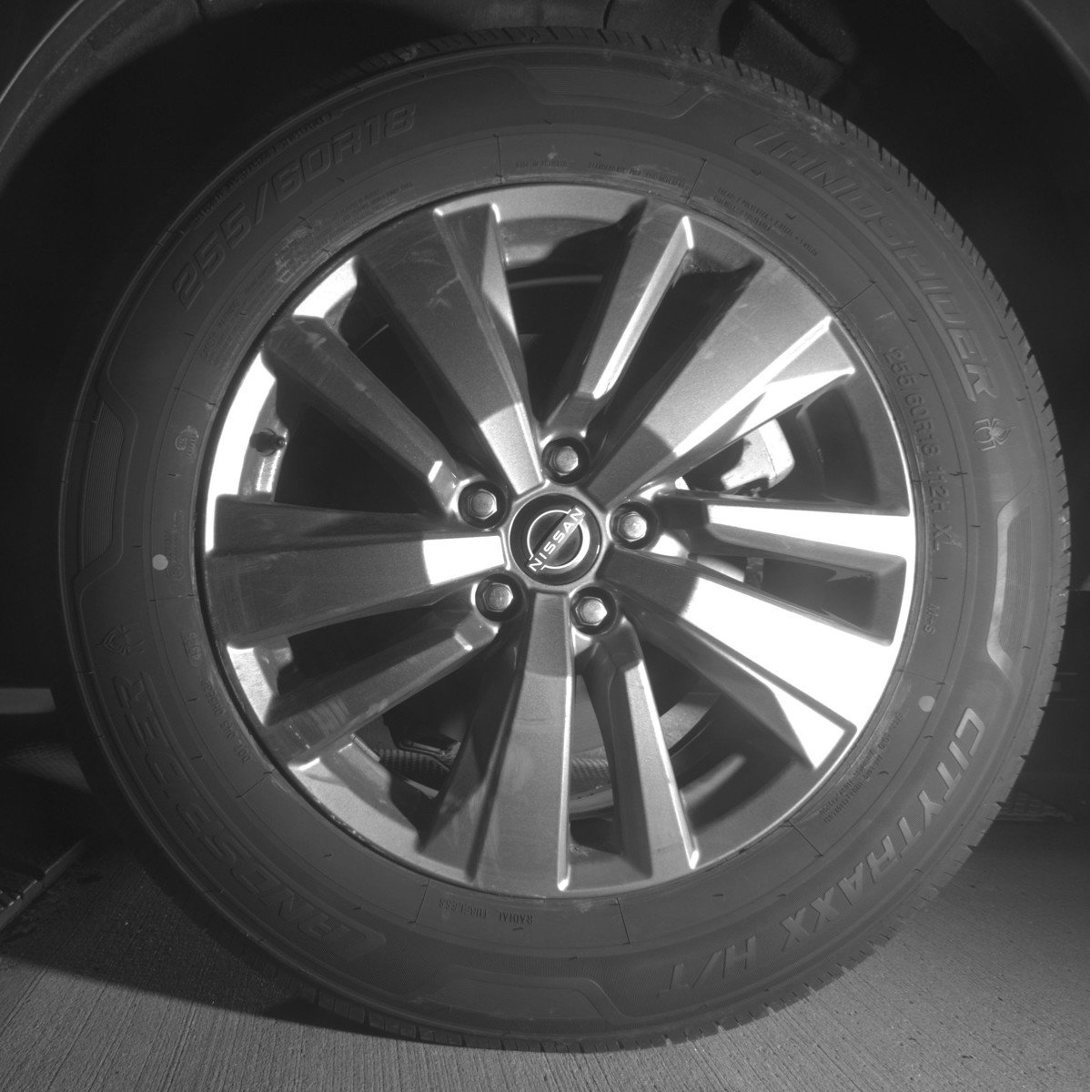 Used 2025 Nissan Pathfinder SV FWD image 14