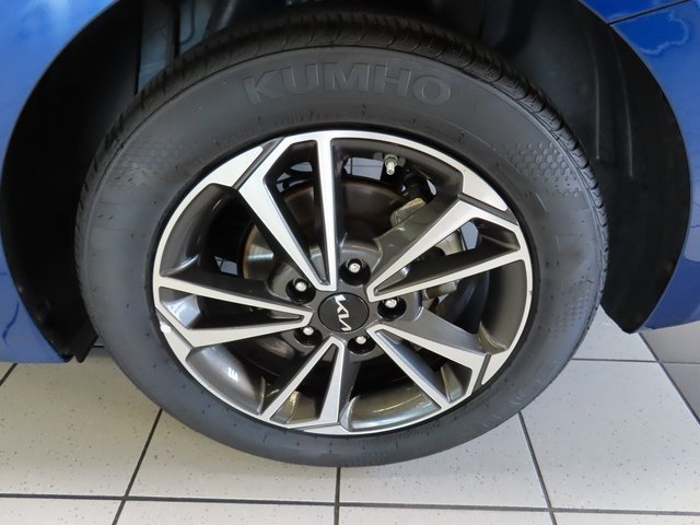 Used 2024 Kia Forte LXS image 15