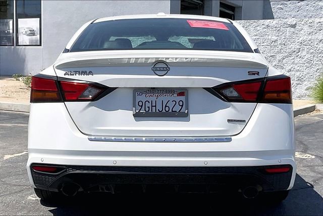 Certified 2023 Nissan Altima 2.0 SR FWD image 3