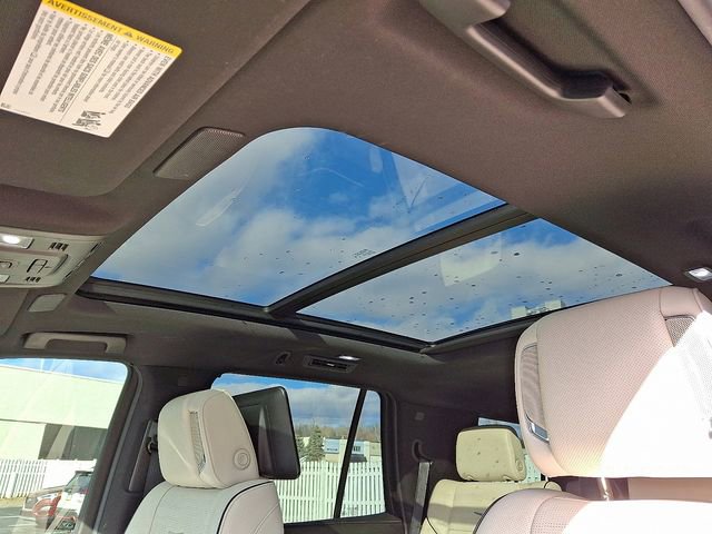 Certified 2024 Cadillac Escalade Sport w/ Touring Package image 18