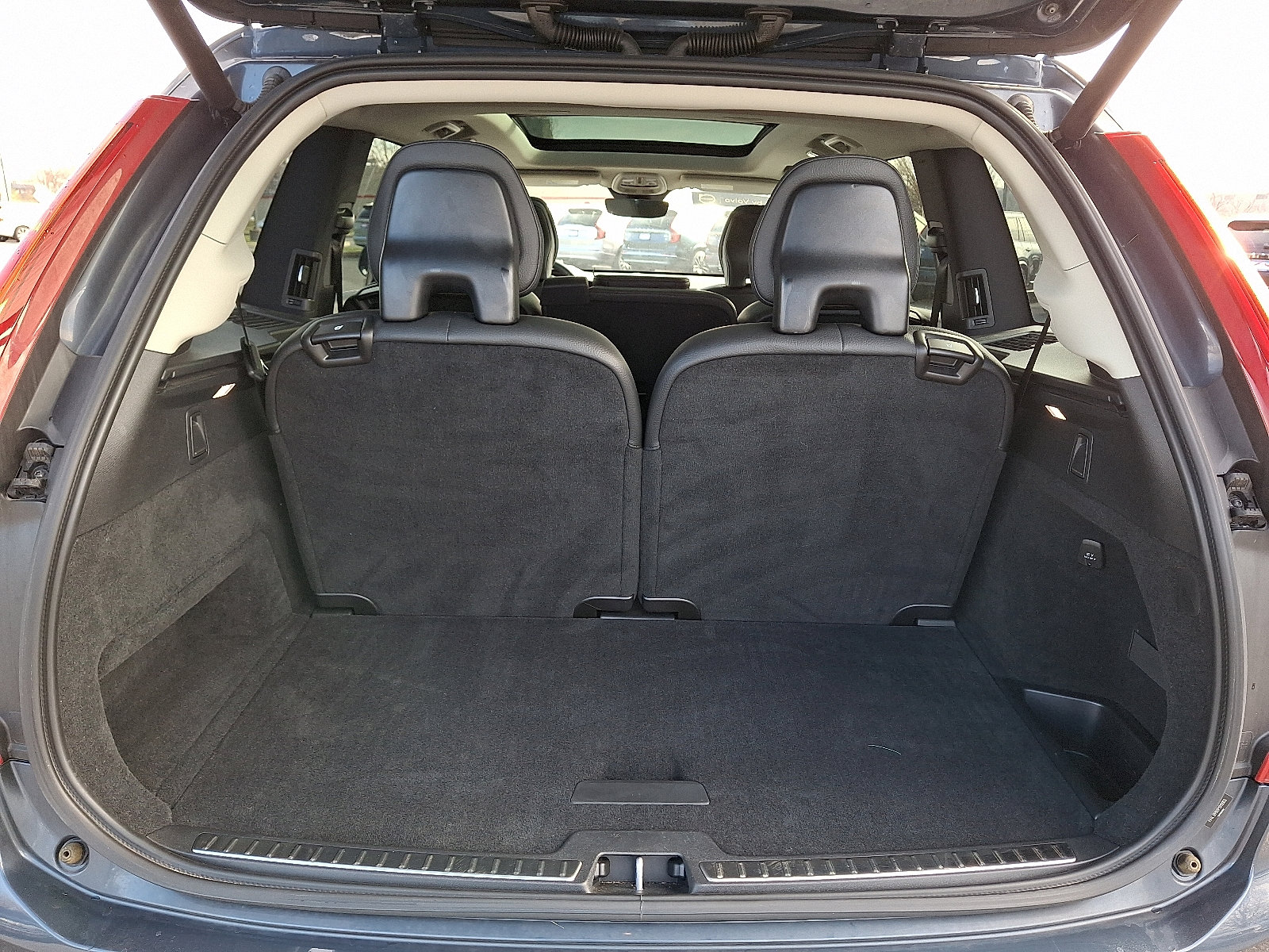 Used 2023 Volvo XC90 B5 Plus w/ Protection Package image 30