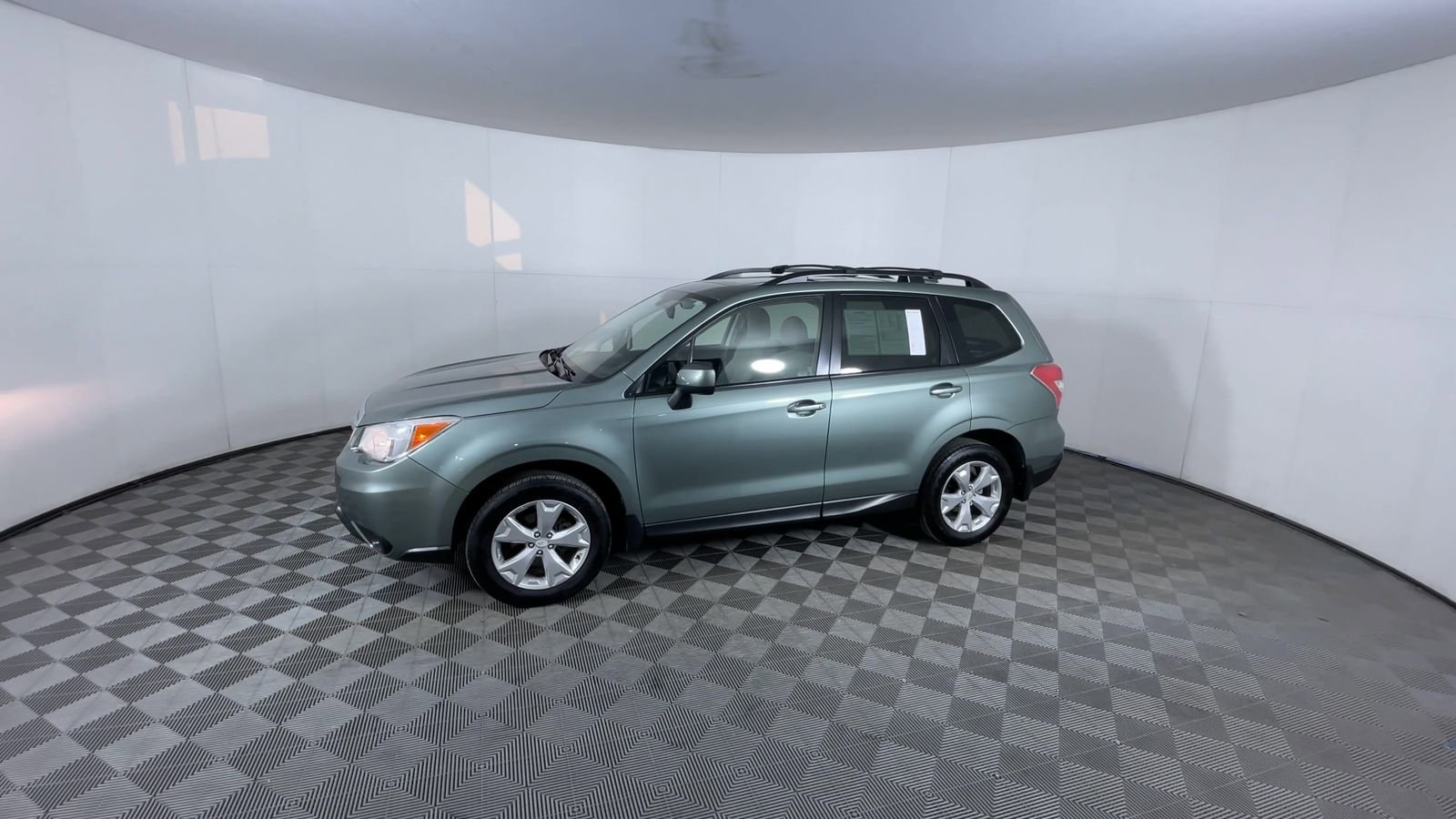 Used 2016 Subaru Forester 2.5i Premium AWD/4WD image 4